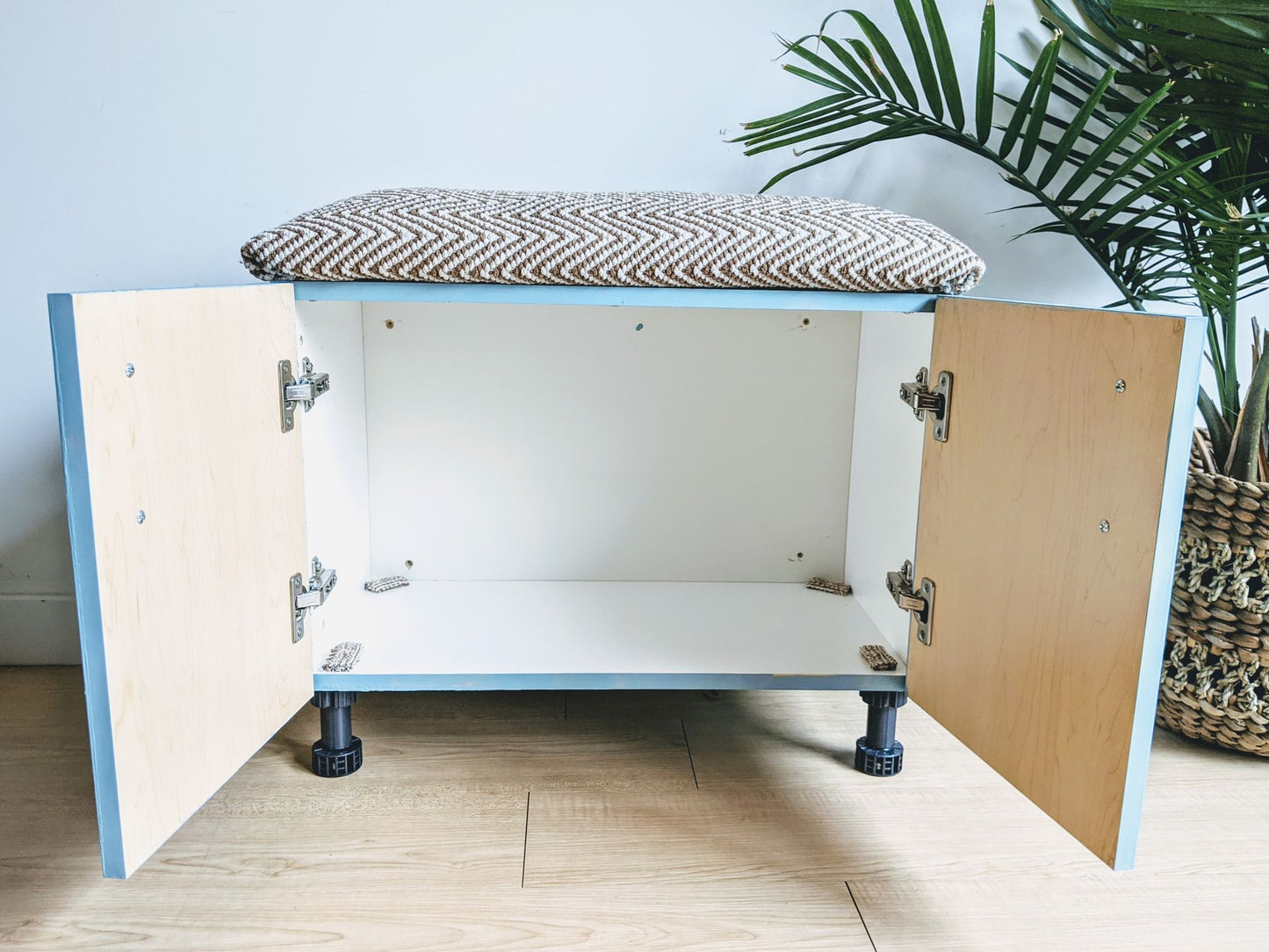 Retro Shoe Bench Tweed Baby Blue  Edit alt text