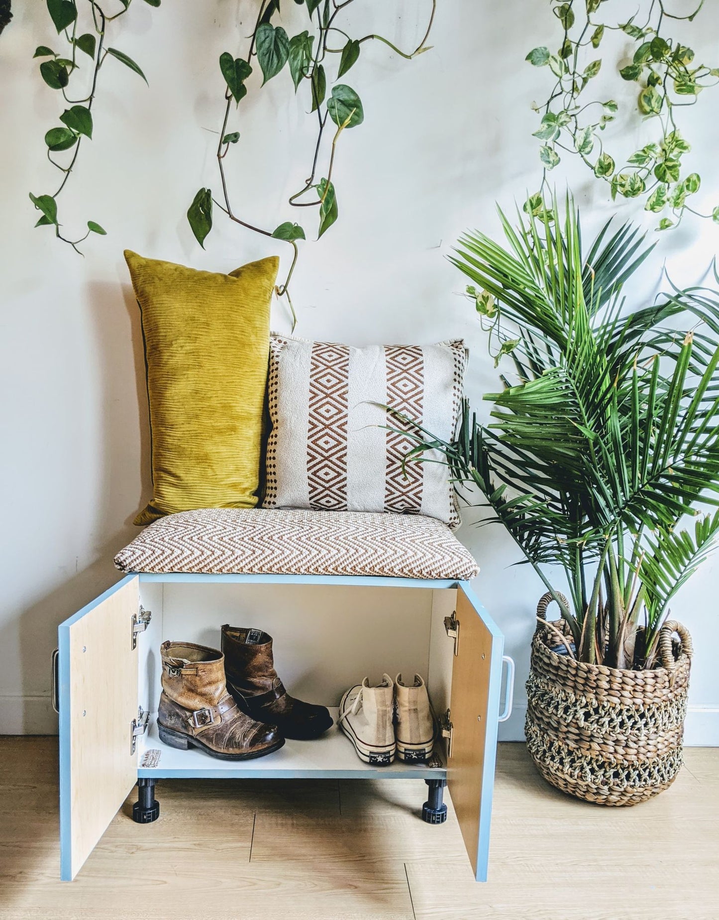 Retro Shoe Bench Tweed Baby Blue  Edit alt text