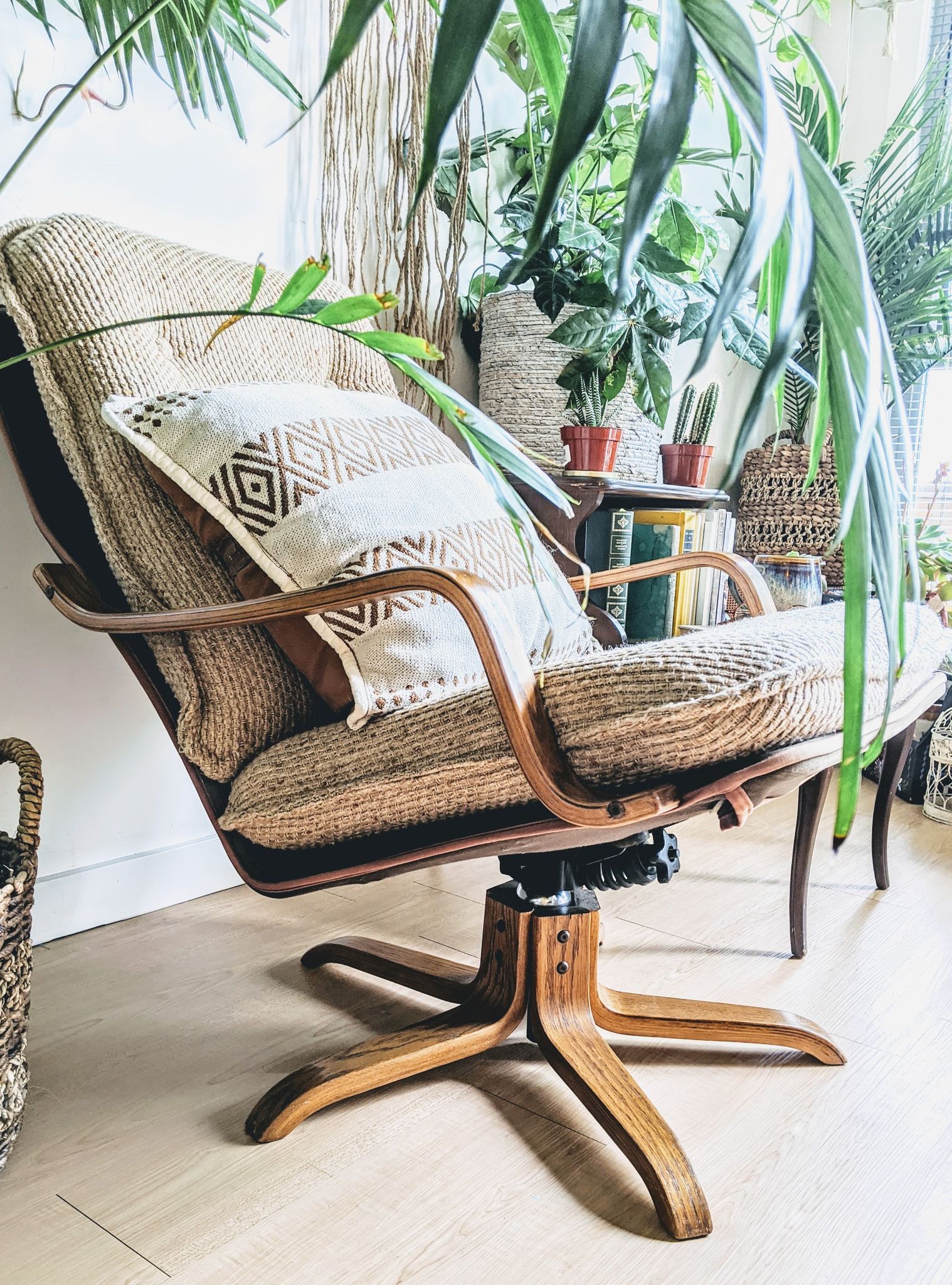 70s recliner office chair tweed funky vintage retro  Edit alt text