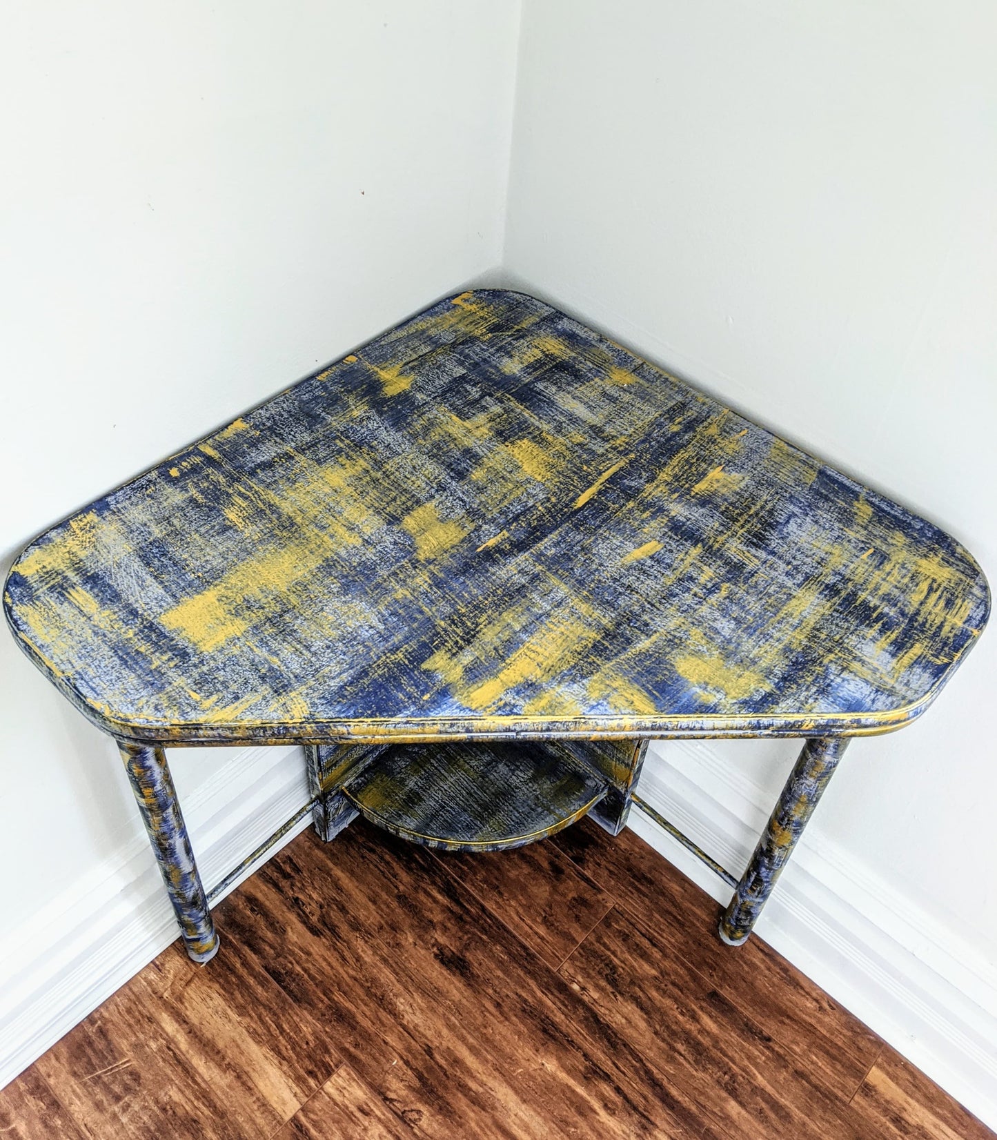 The Royal Star Corner Desk