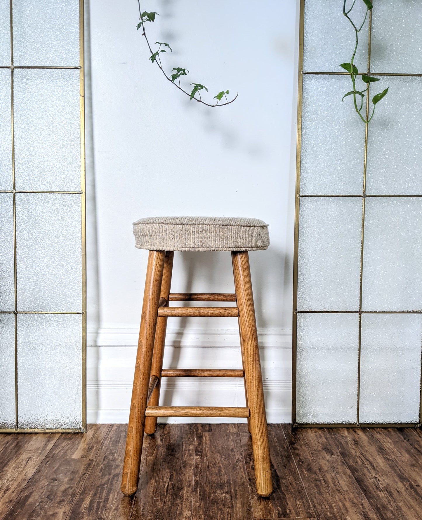 The Albatross Stool