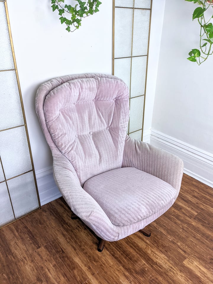 midcentury modern egg chair 60's upholstered salmon pink swivel chair retro vintage funky