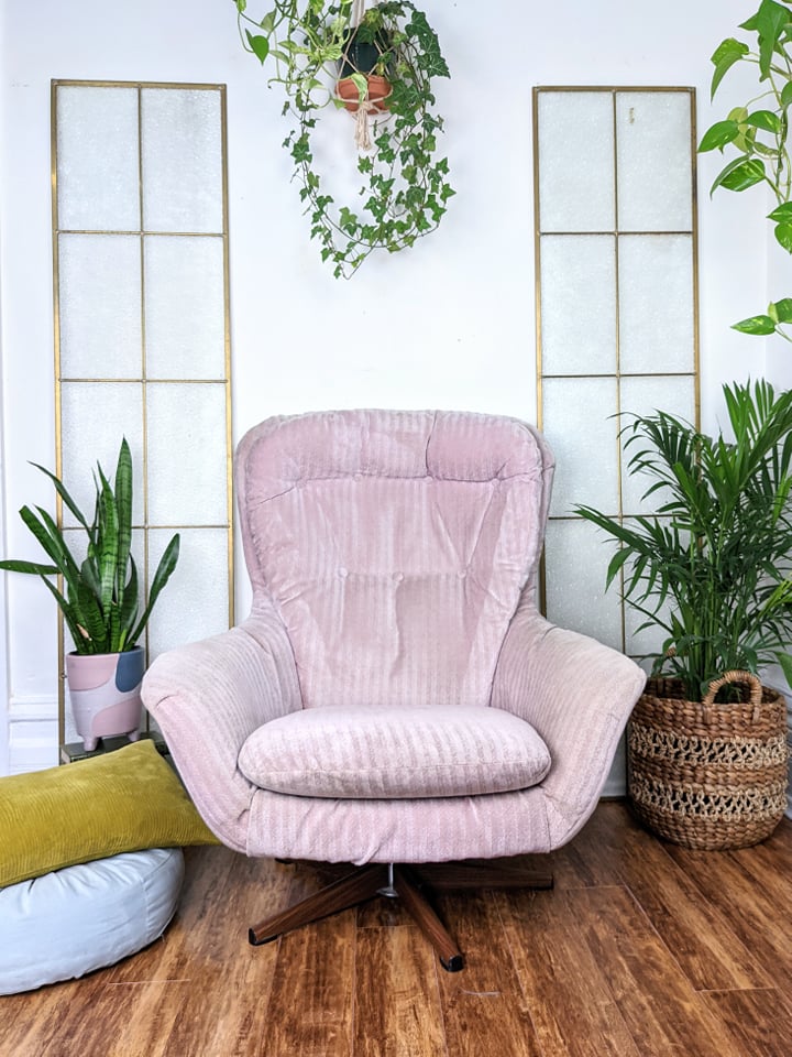 midcentury modern egg chair 60's upholstered salmon pink swivel chair retro vintage funky