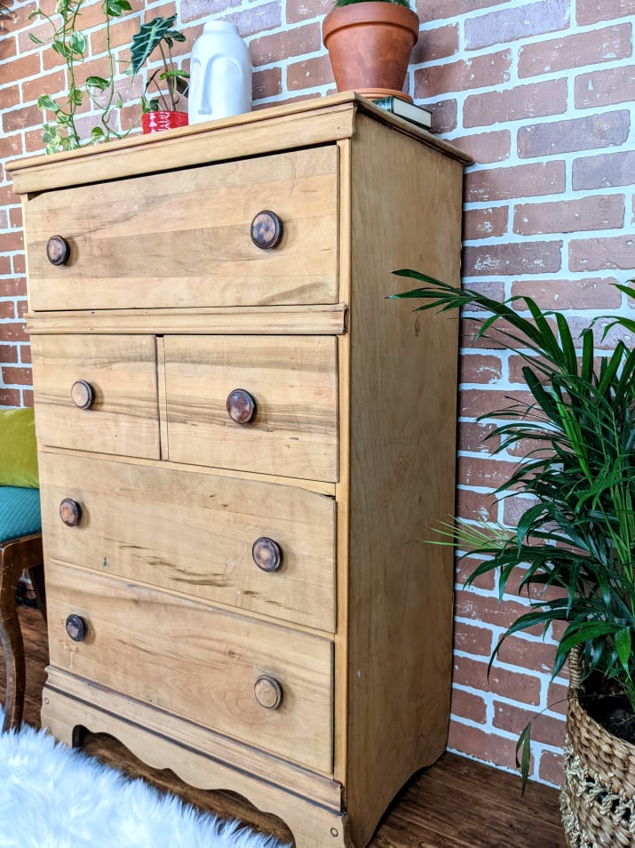 The Carolina Dresser