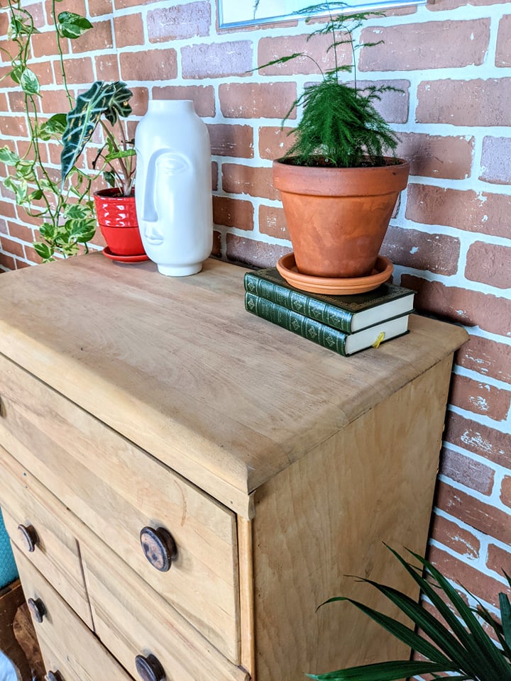 The Carolina Dresser