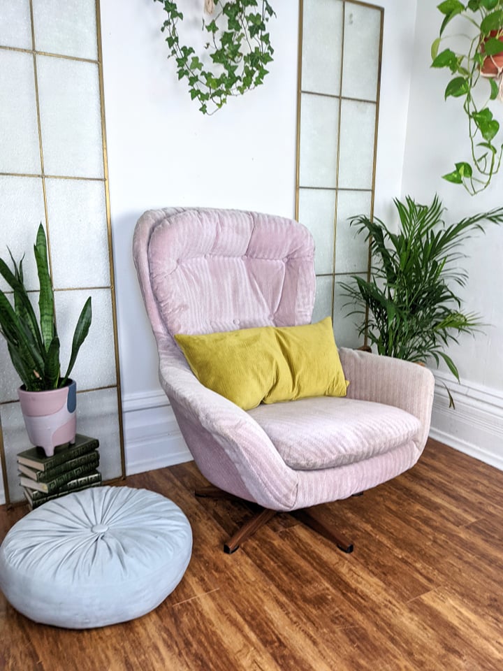 midcentury modern egg chair 60's upholstered salmon pink swivel chair retro vintage funky