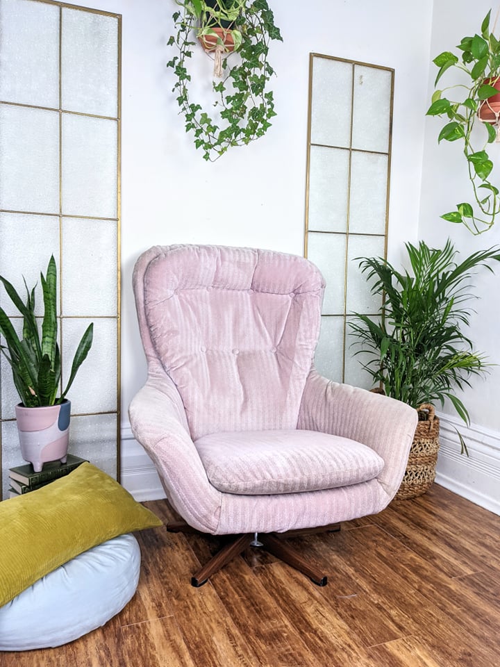 midcentury modern egg chair 60's upholstered salmon pink swivel chair retro vintage funky