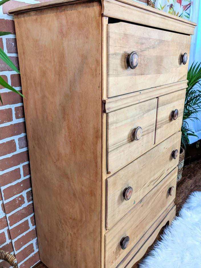 The Carolina Dresser