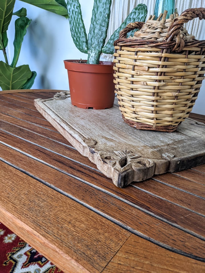 The Vacationer Table