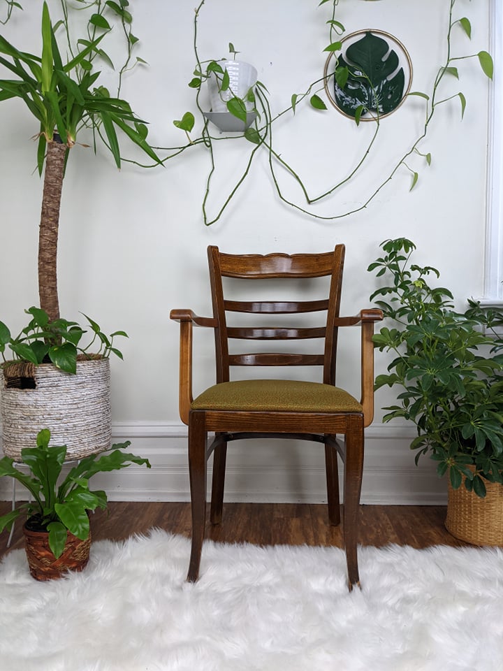 The Bucharest Chairs