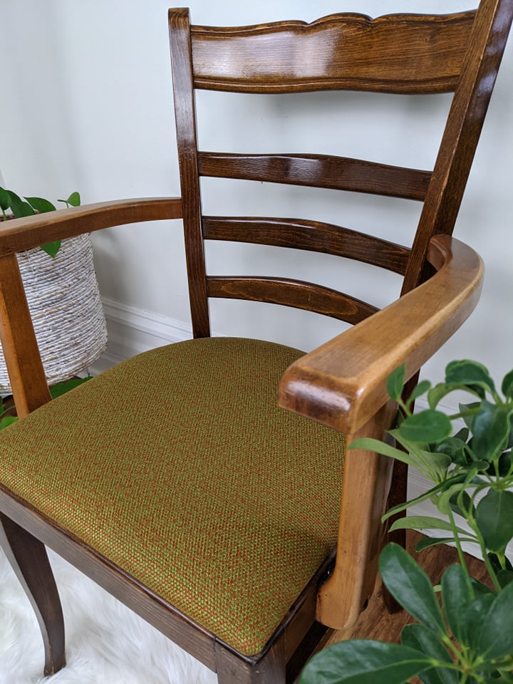 The Bucharest Chairs