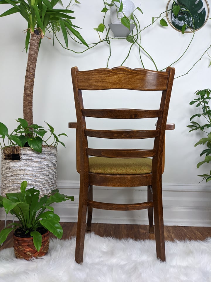 The Bucharest Chairs