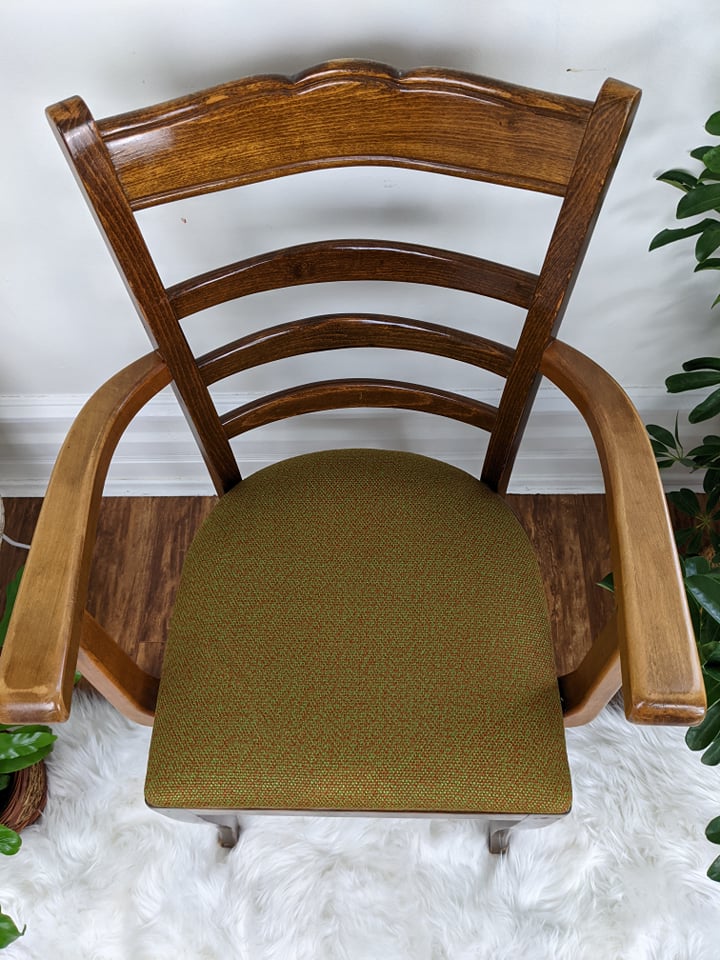 The Bucharest Chairs