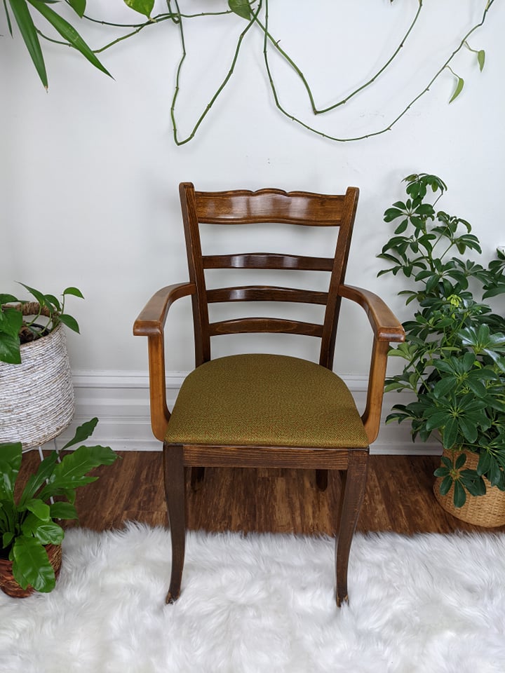 The Bucharest Chairs