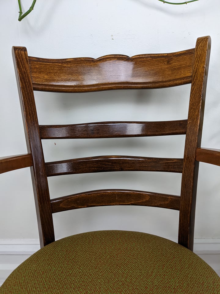 The Bucharest Chairs