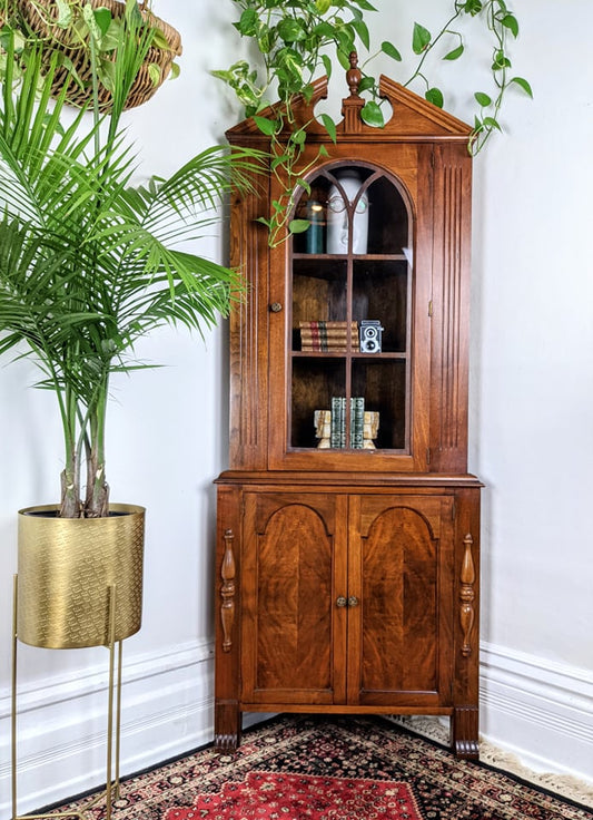 The Kormo Corner Cabinet