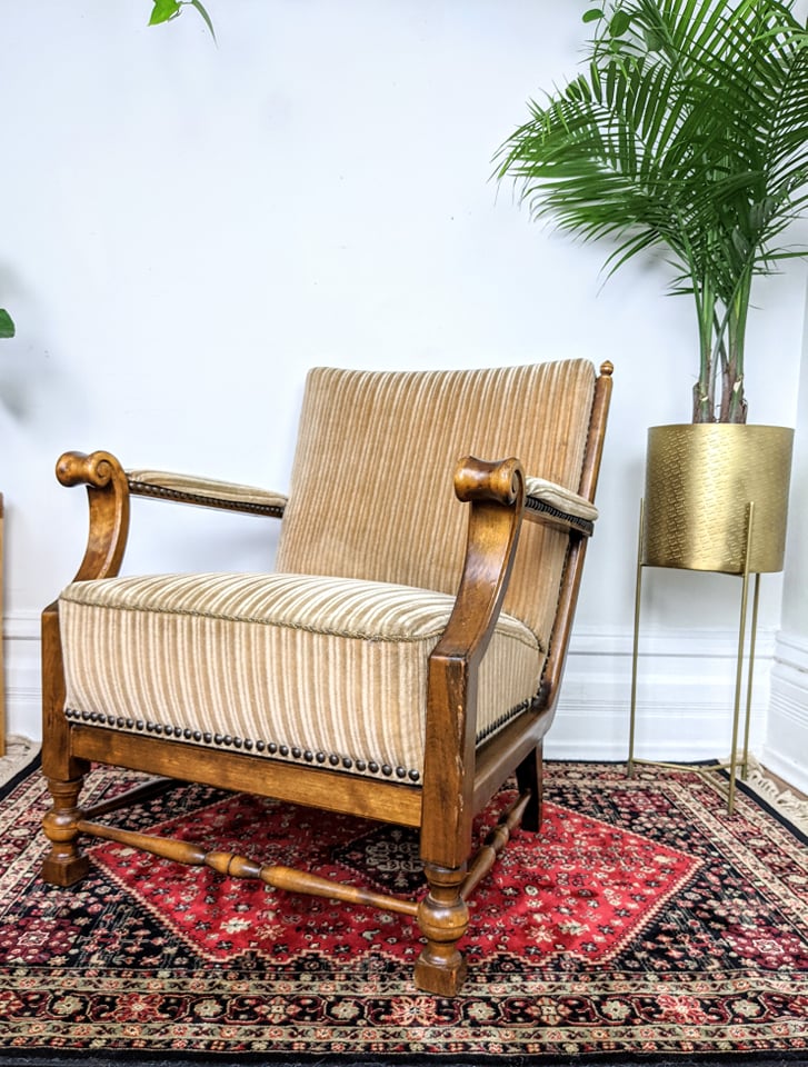 The Akaroa Armchair