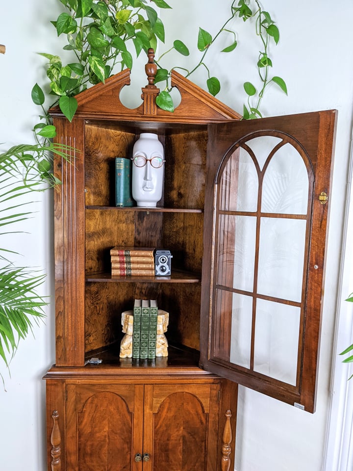 The Kormo Corner Cabinet