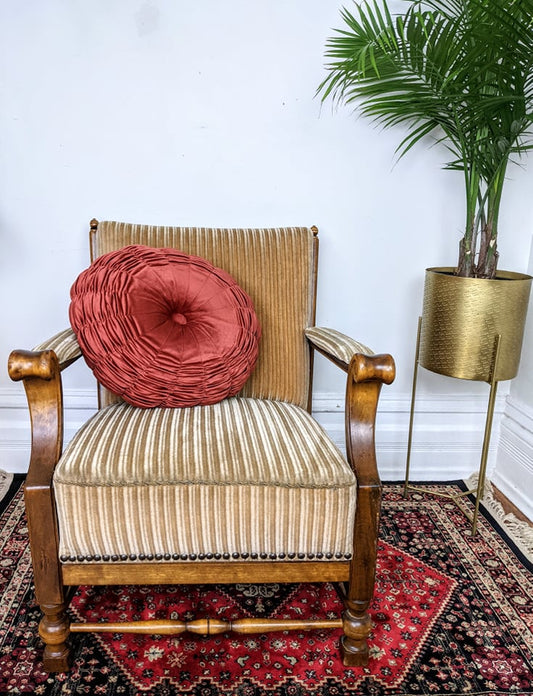 The Akaroa Armchair