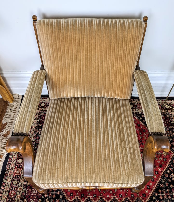 The Akaroa Armchair