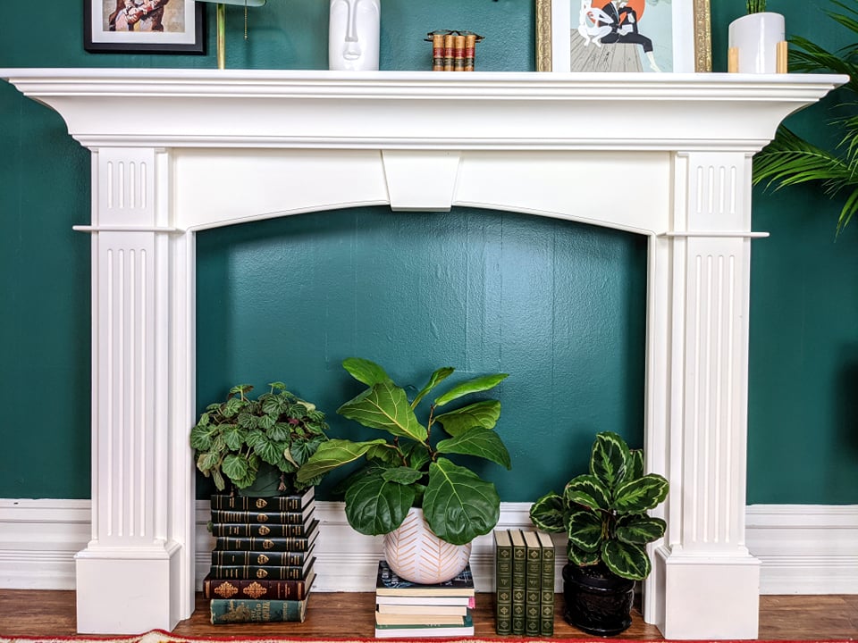 The Houndstooth Mantel