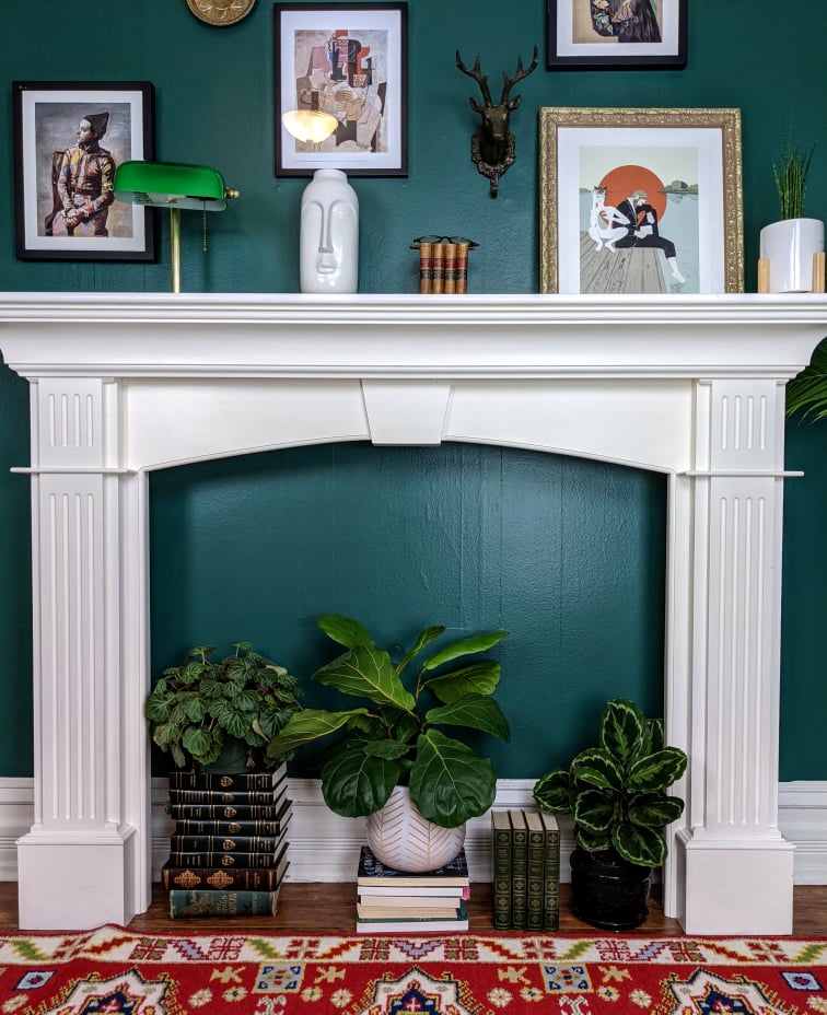 The Houndstooth Mantel
