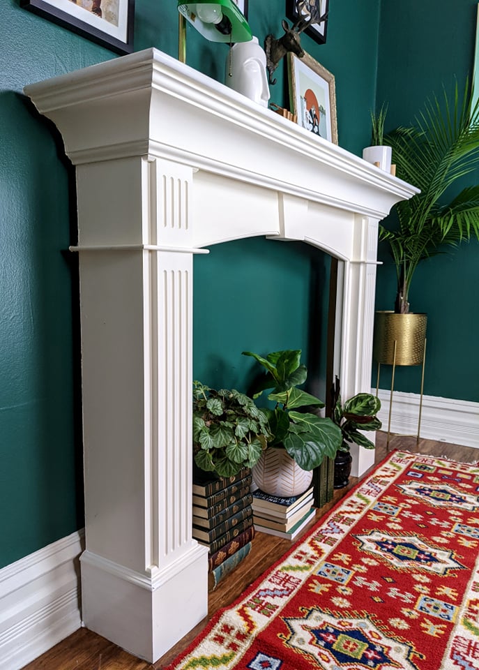 The Houndstooth Mantel