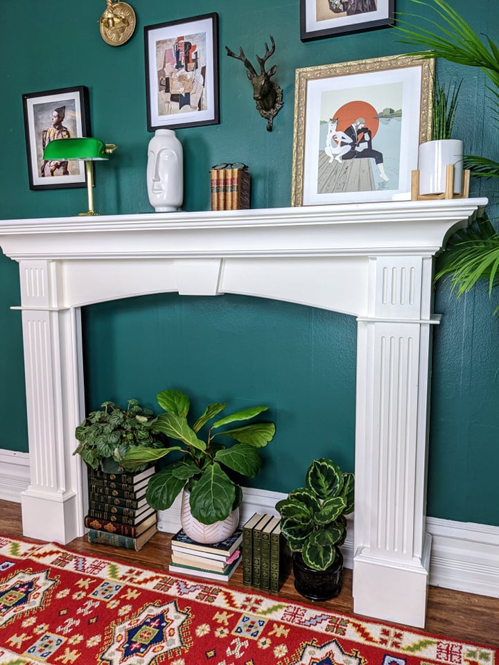 The Houndstooth Mantel