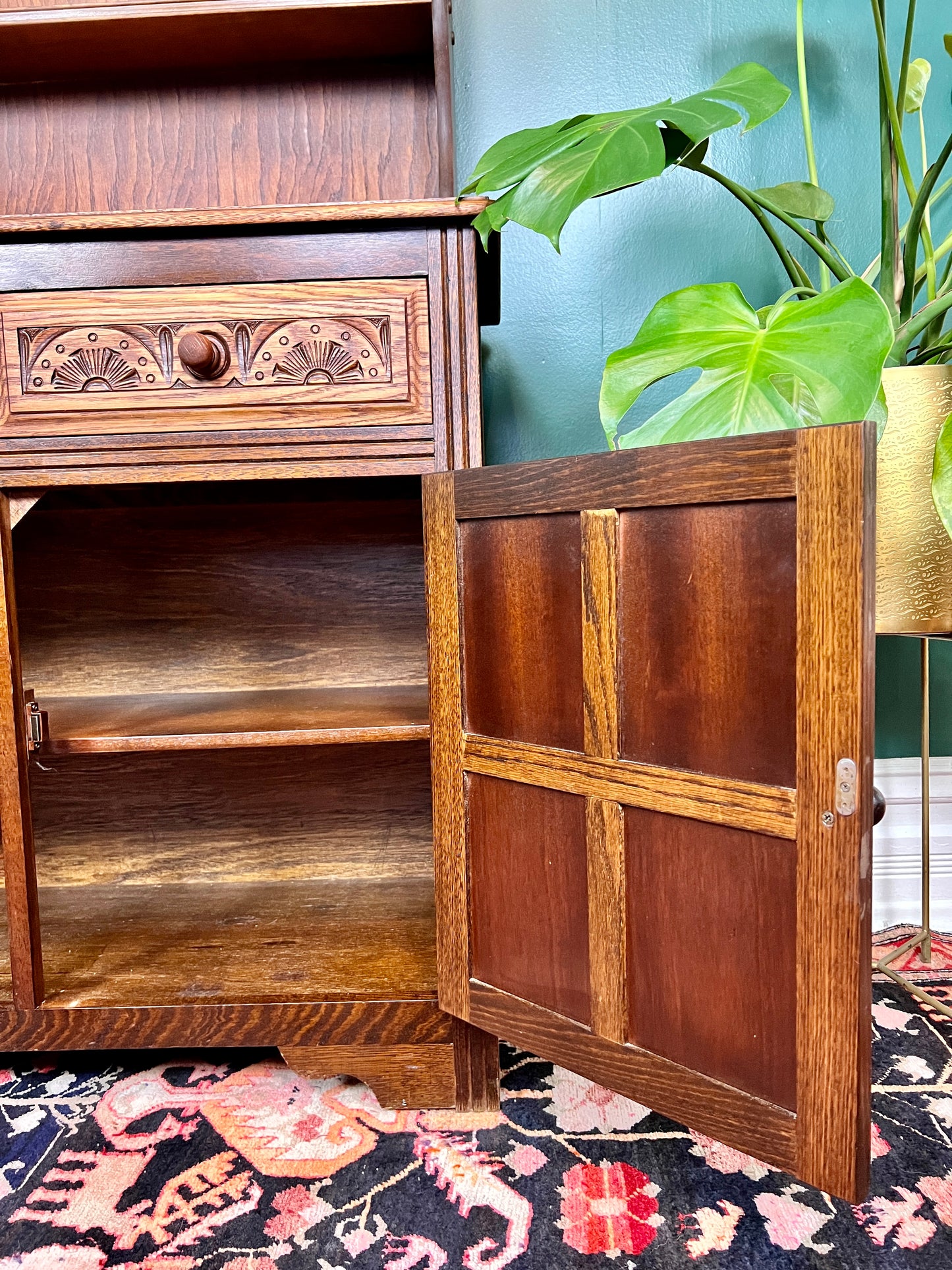 The Santa Barbara Cabinet Hutch