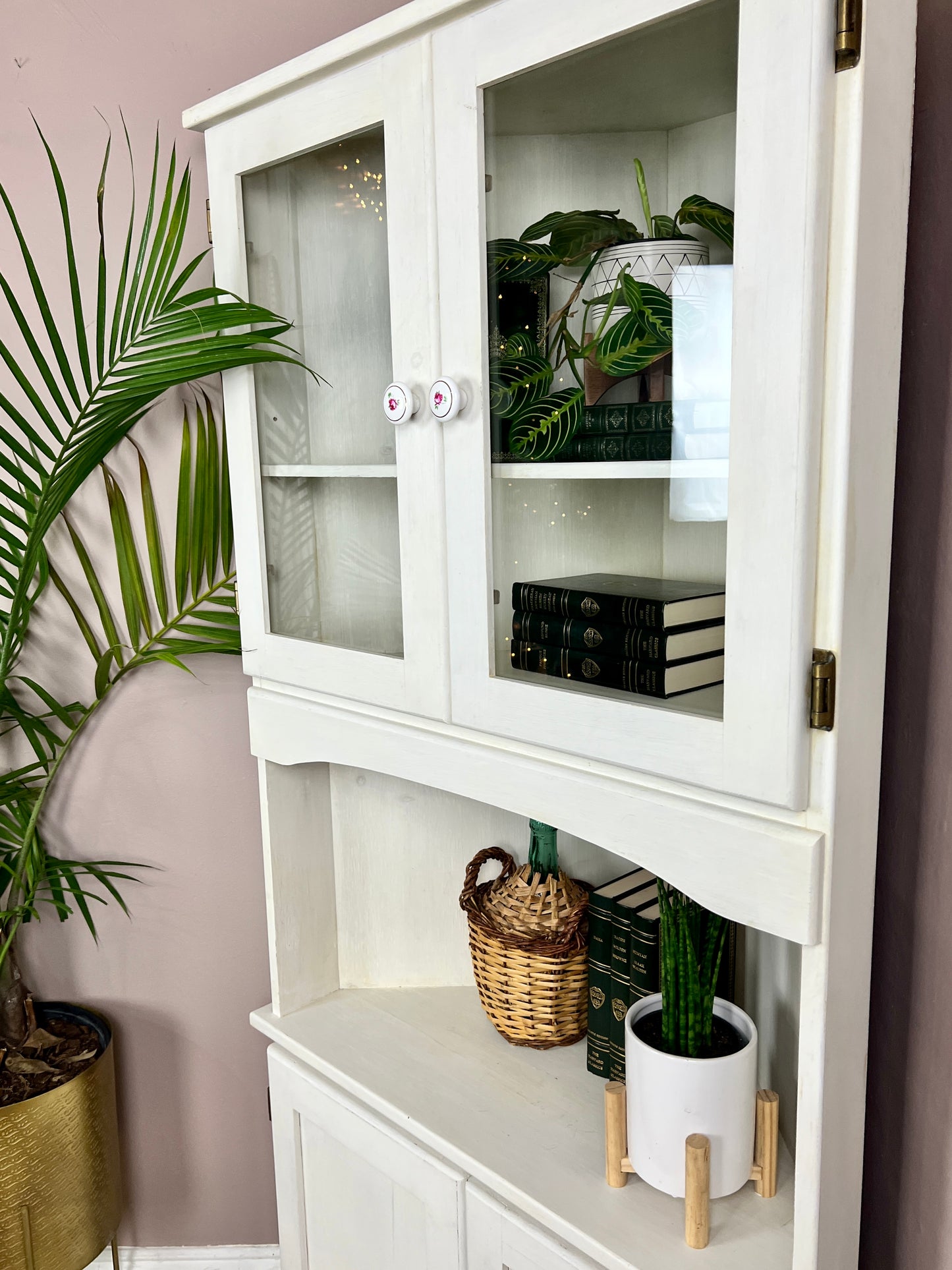 The Daisy Corner Cabinet