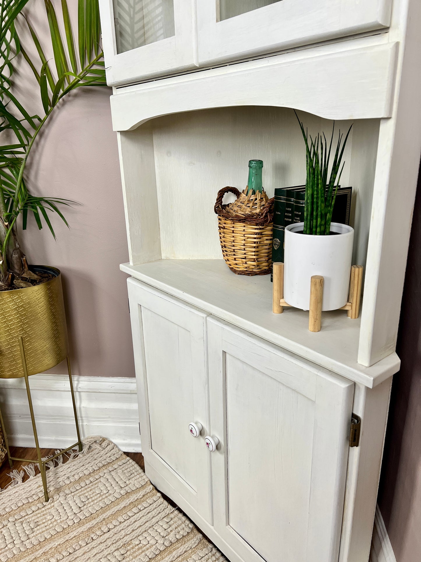 The Daisy Corner Cabinet