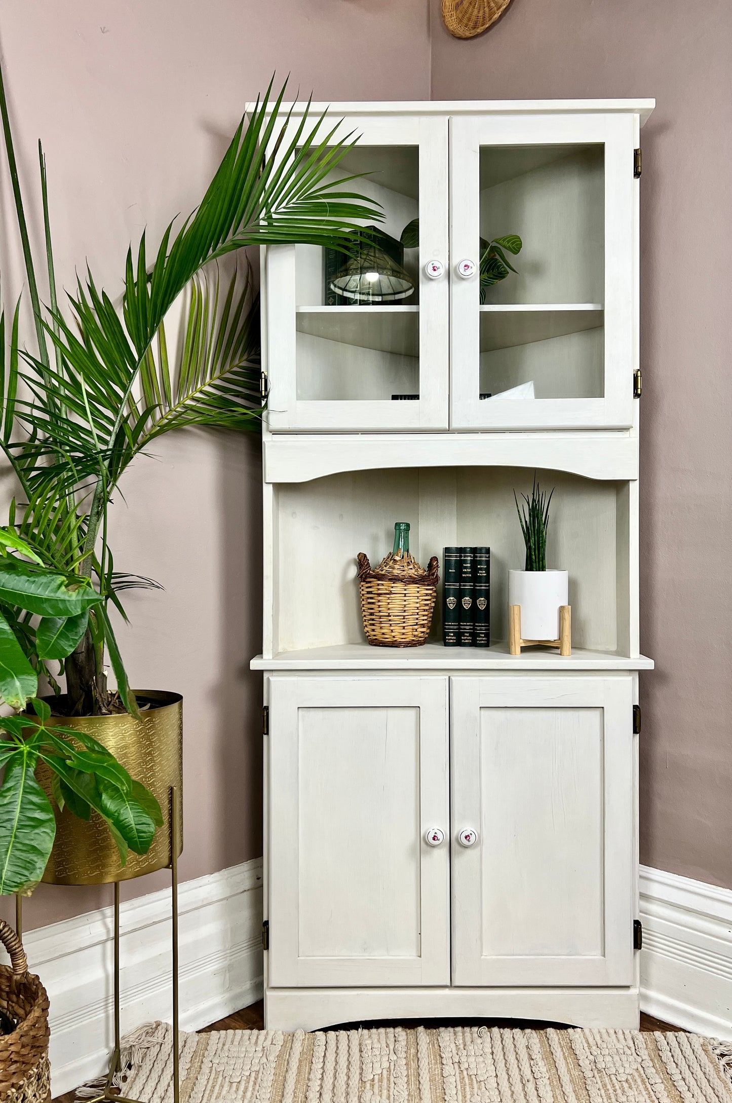 The Daisy Corner Cabinet