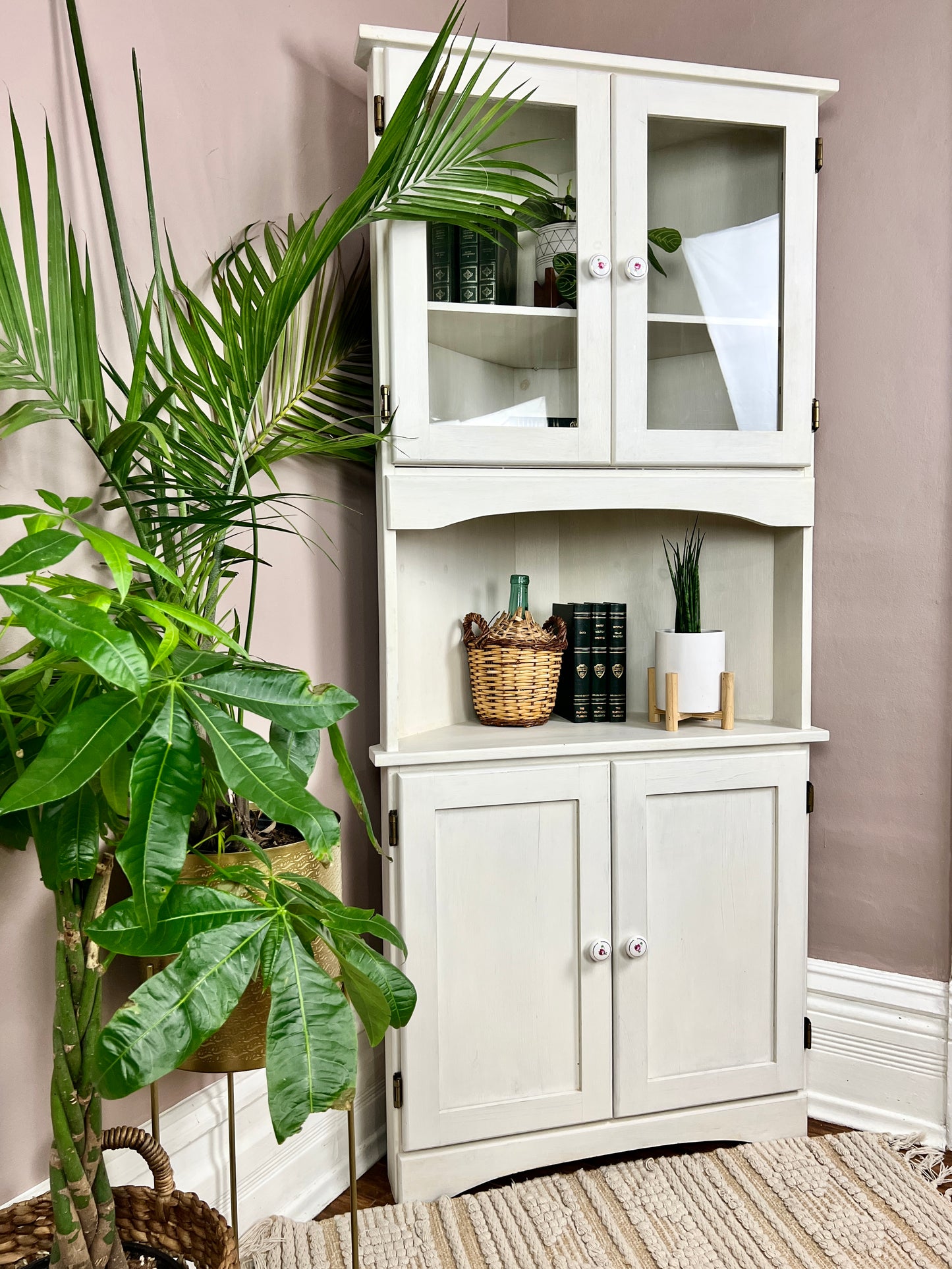 The Daisy Corner Cabinet
