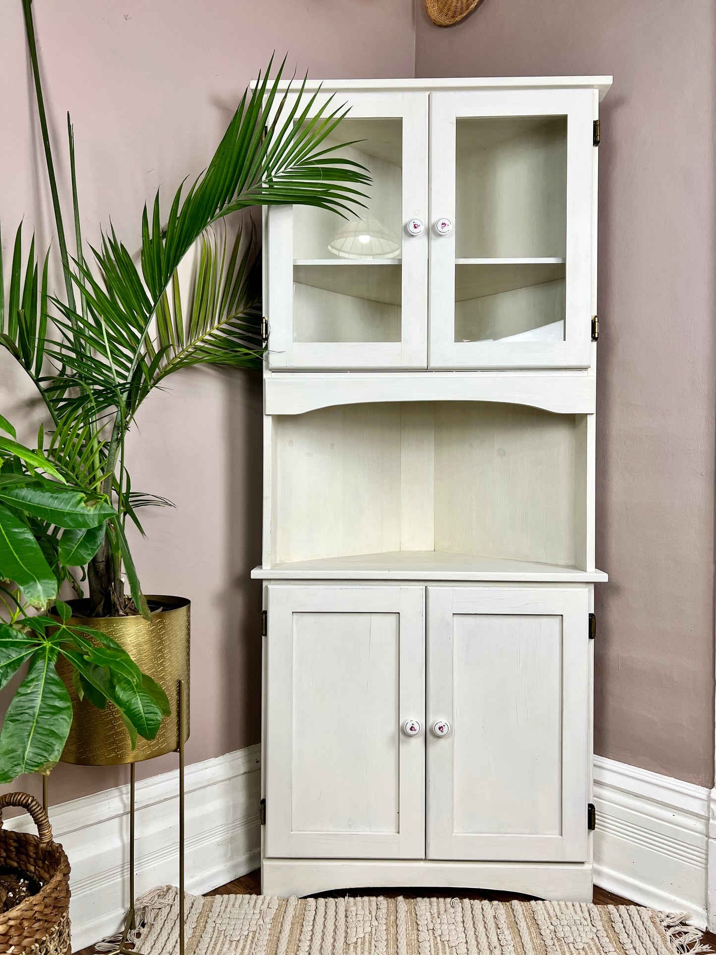 The Daisy Corner Cabinet