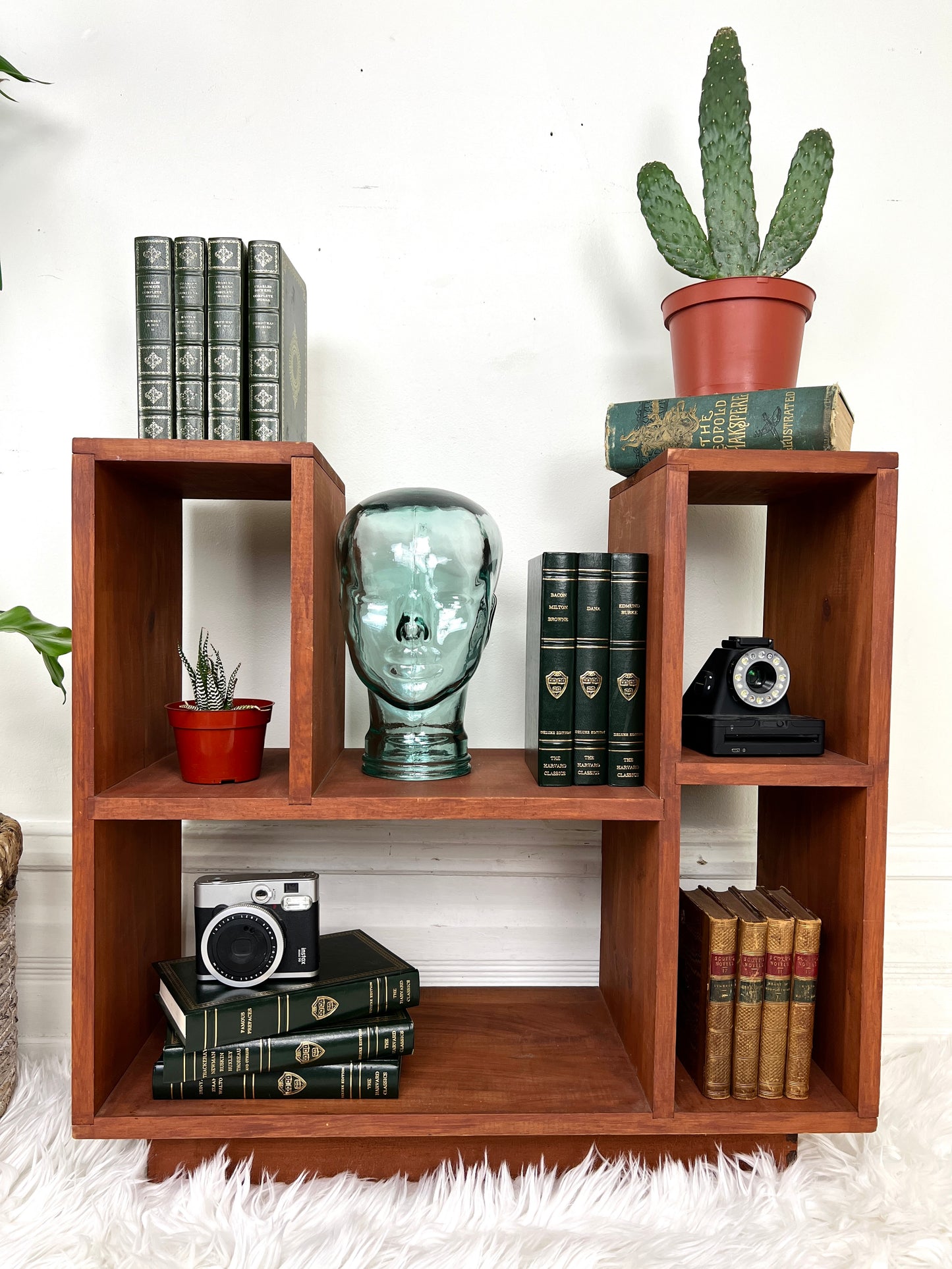 The Van Cleef Shelf