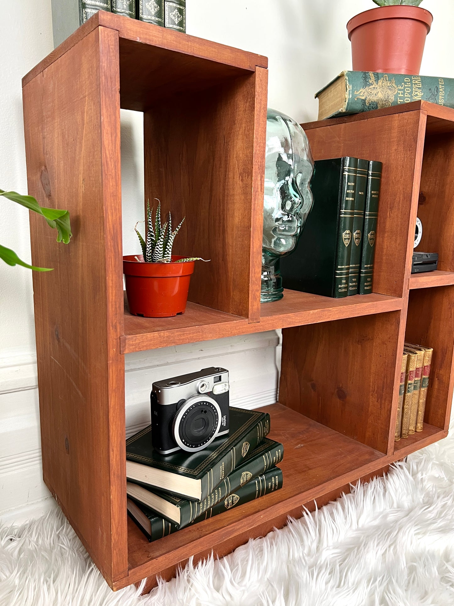 The Van Cleef Shelf