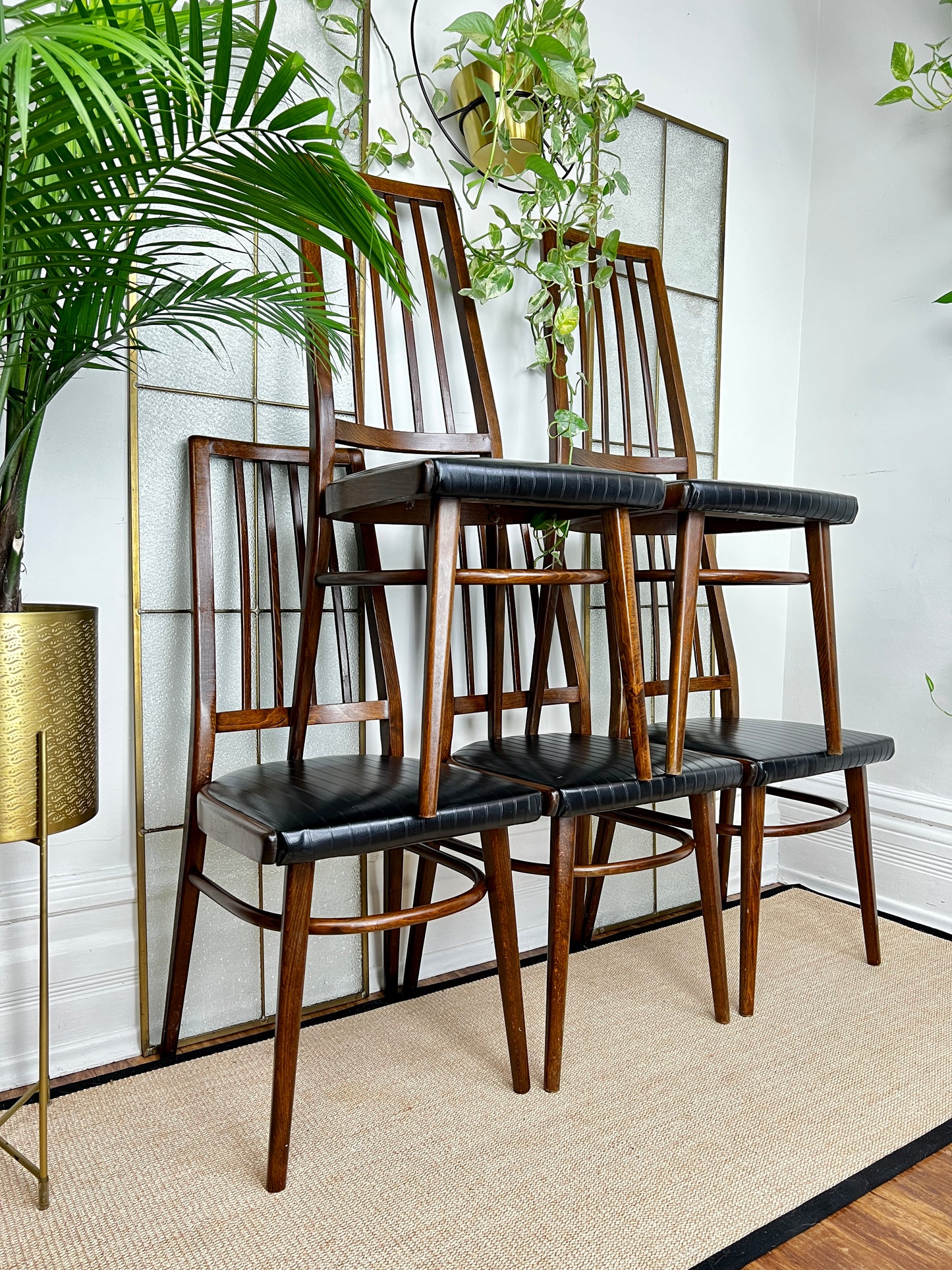 The Rakovnik Chairs