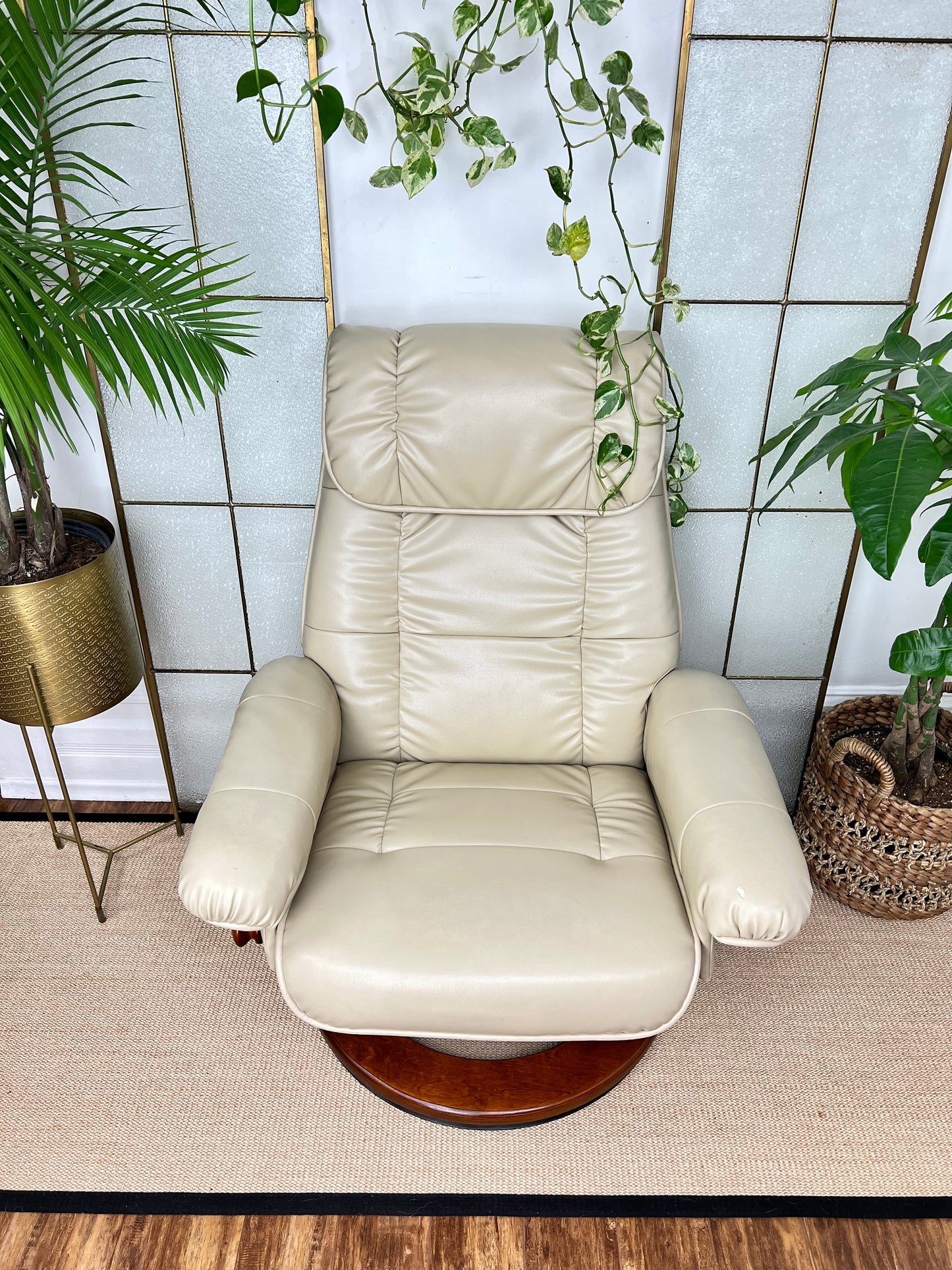 The Coffee Cream Recliner