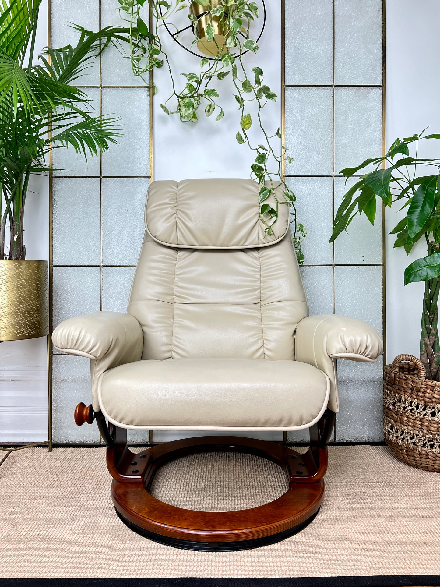 The Coffee Cream Recliner