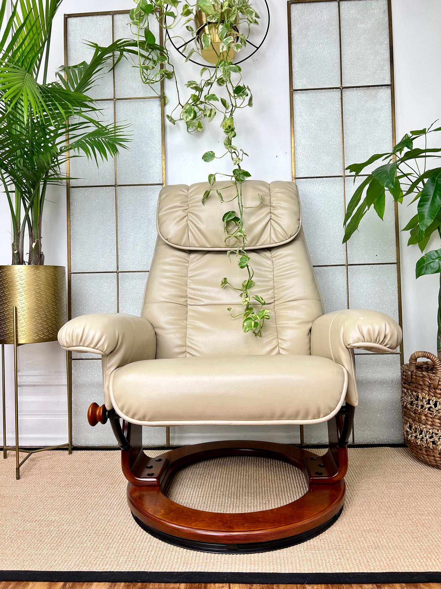 The Coffee Cream Recliner