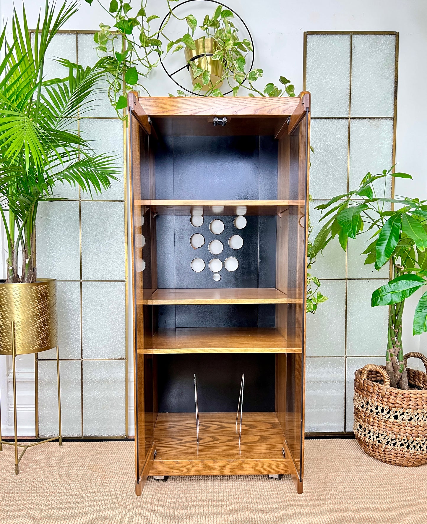 The Dalton Cabinet