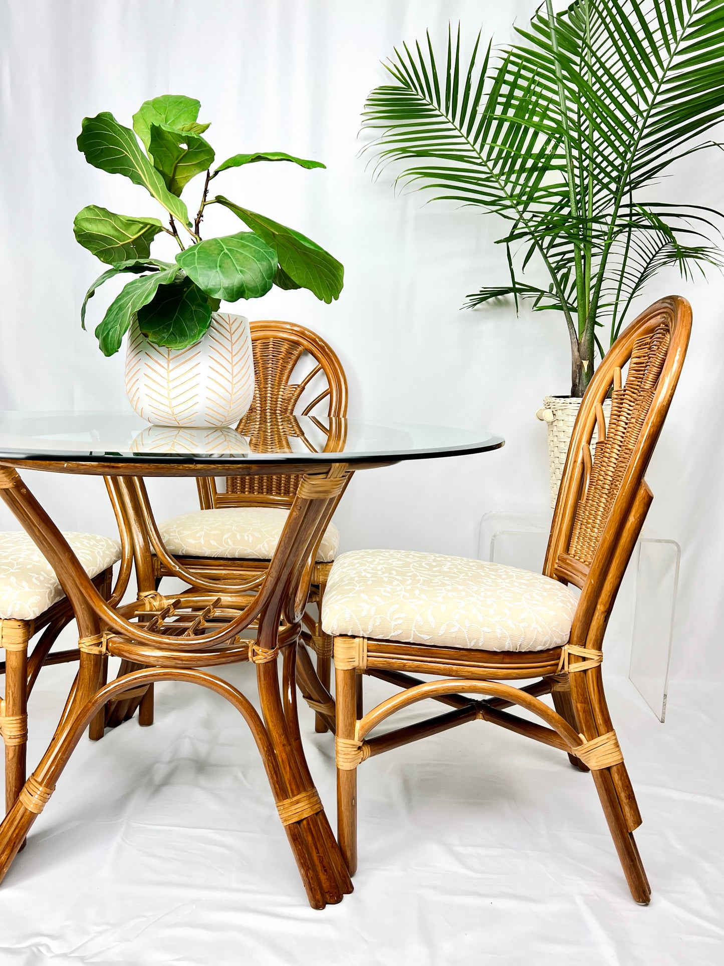 The Pure Joy Dining Set
