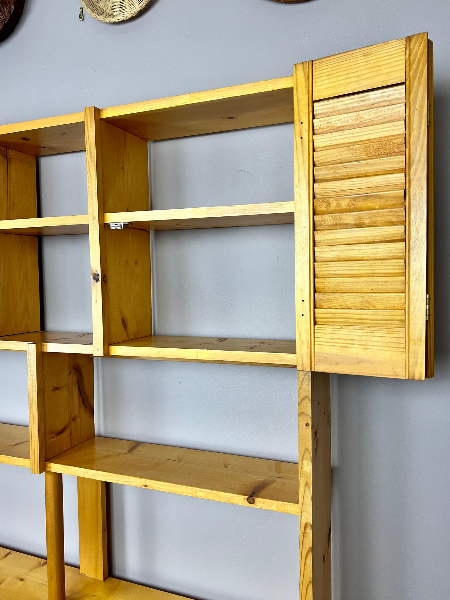 The Harvest Pine Shelf