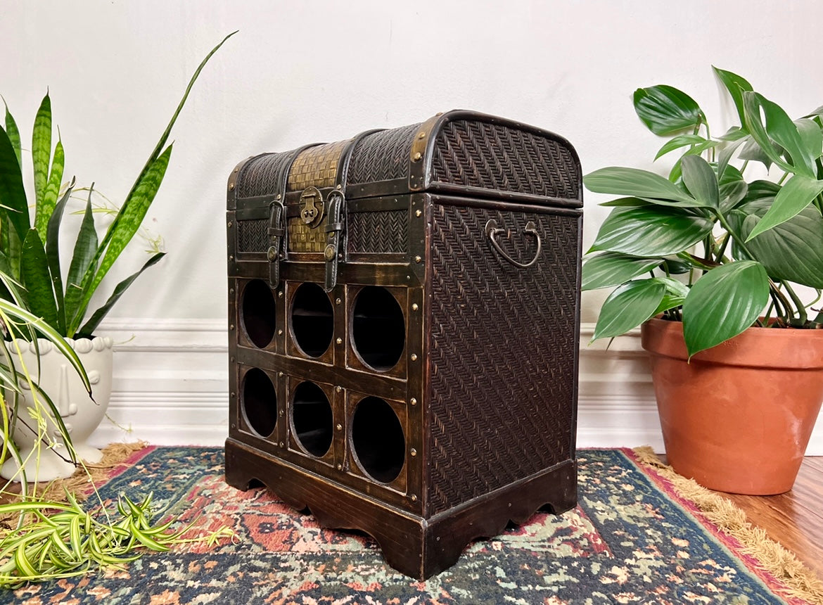 The Delicate Vines Wine Chest