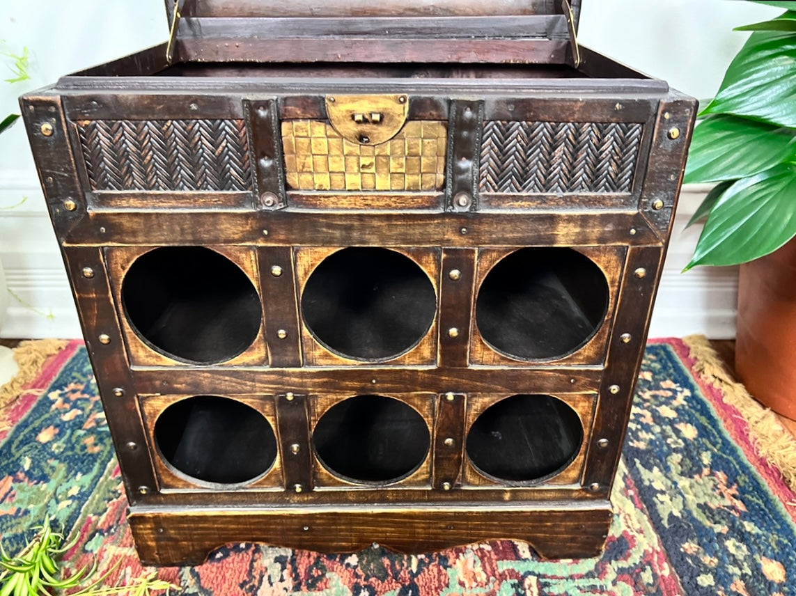 The Delicate Vines Wine Chest