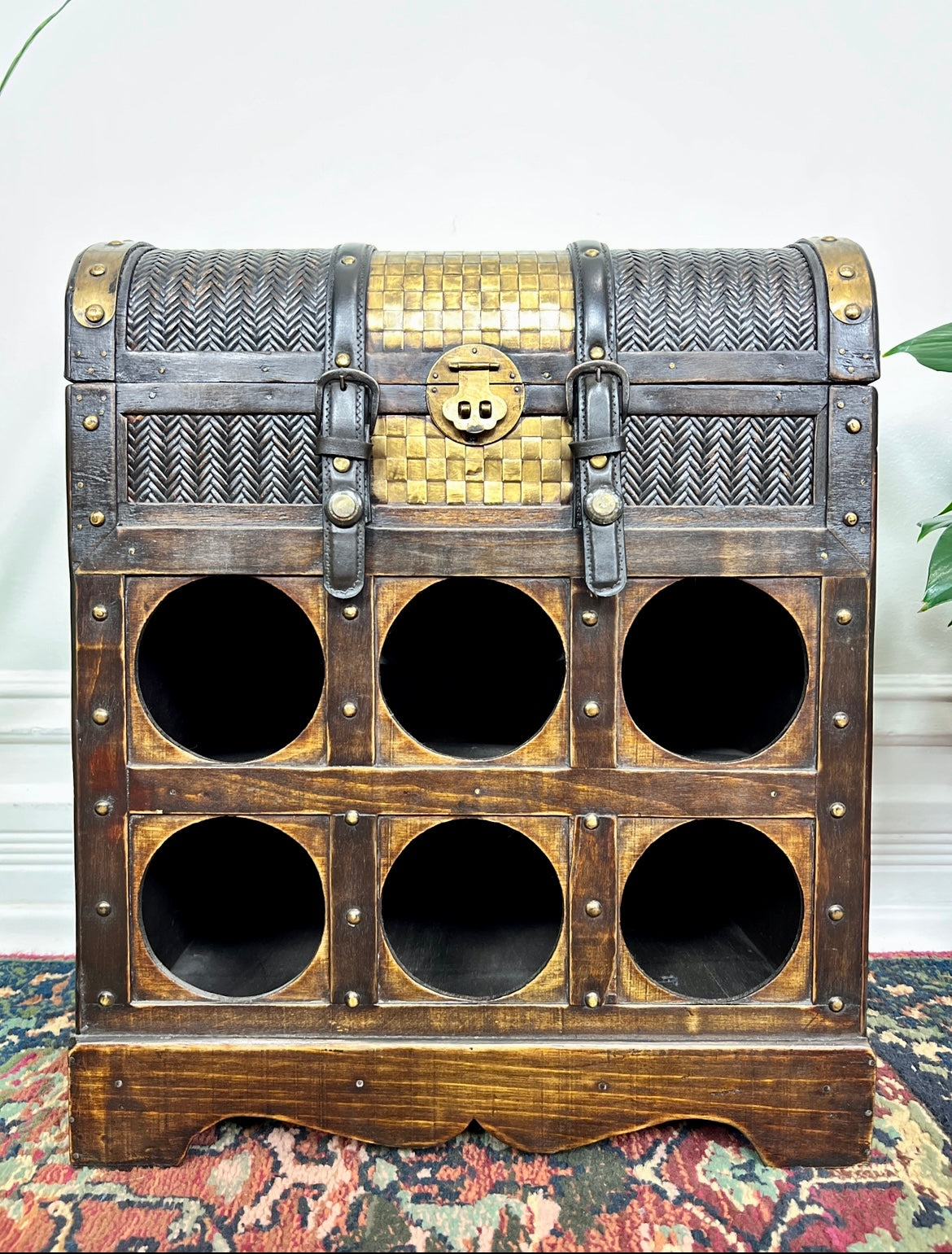 The Delicate Vines Wine Chest