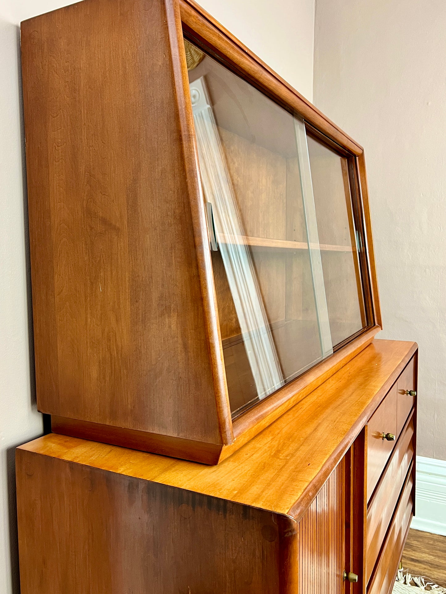 The Viktor Maple Hutch