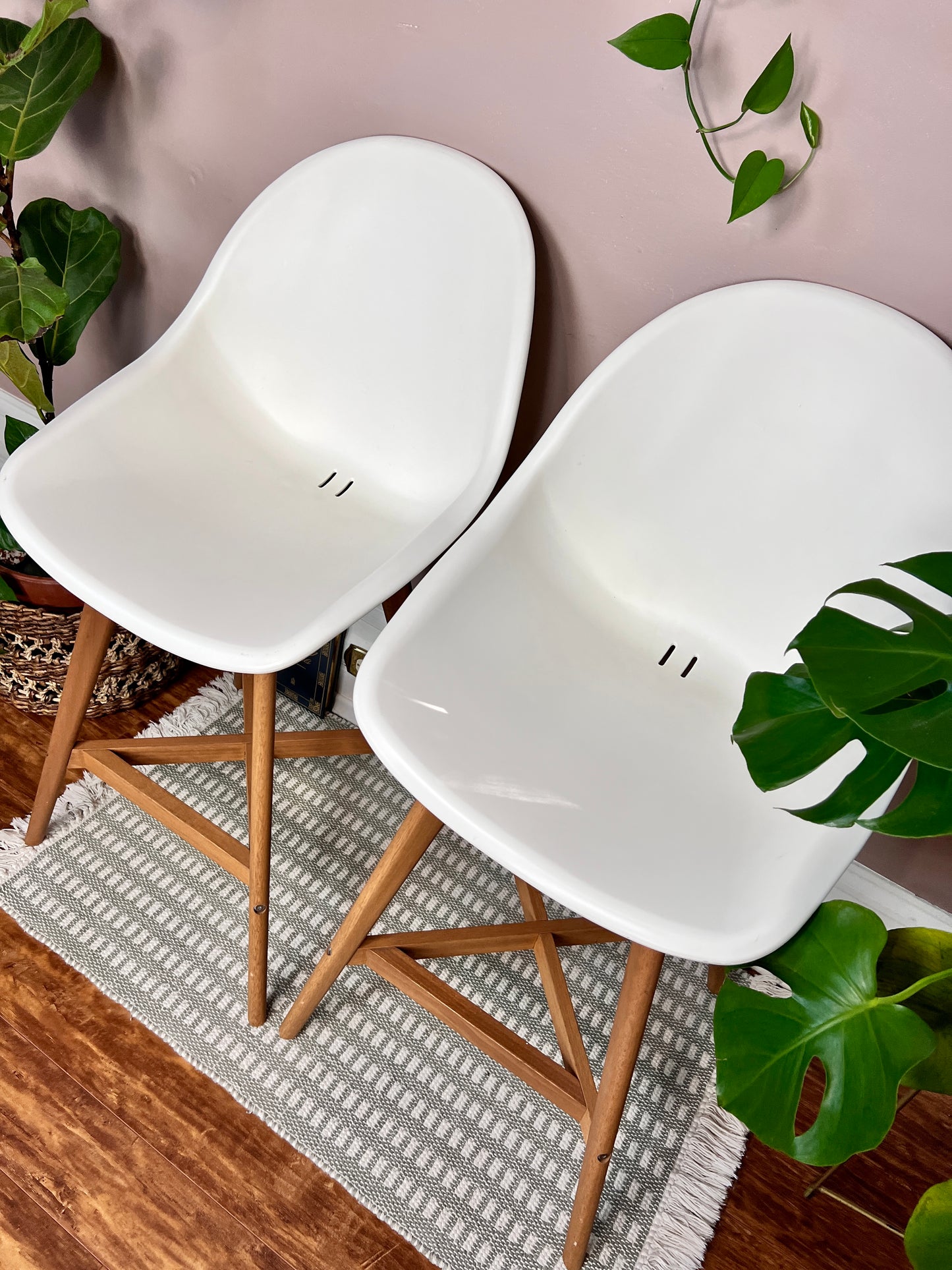 The Fanbyn Kitchen Counter Stools