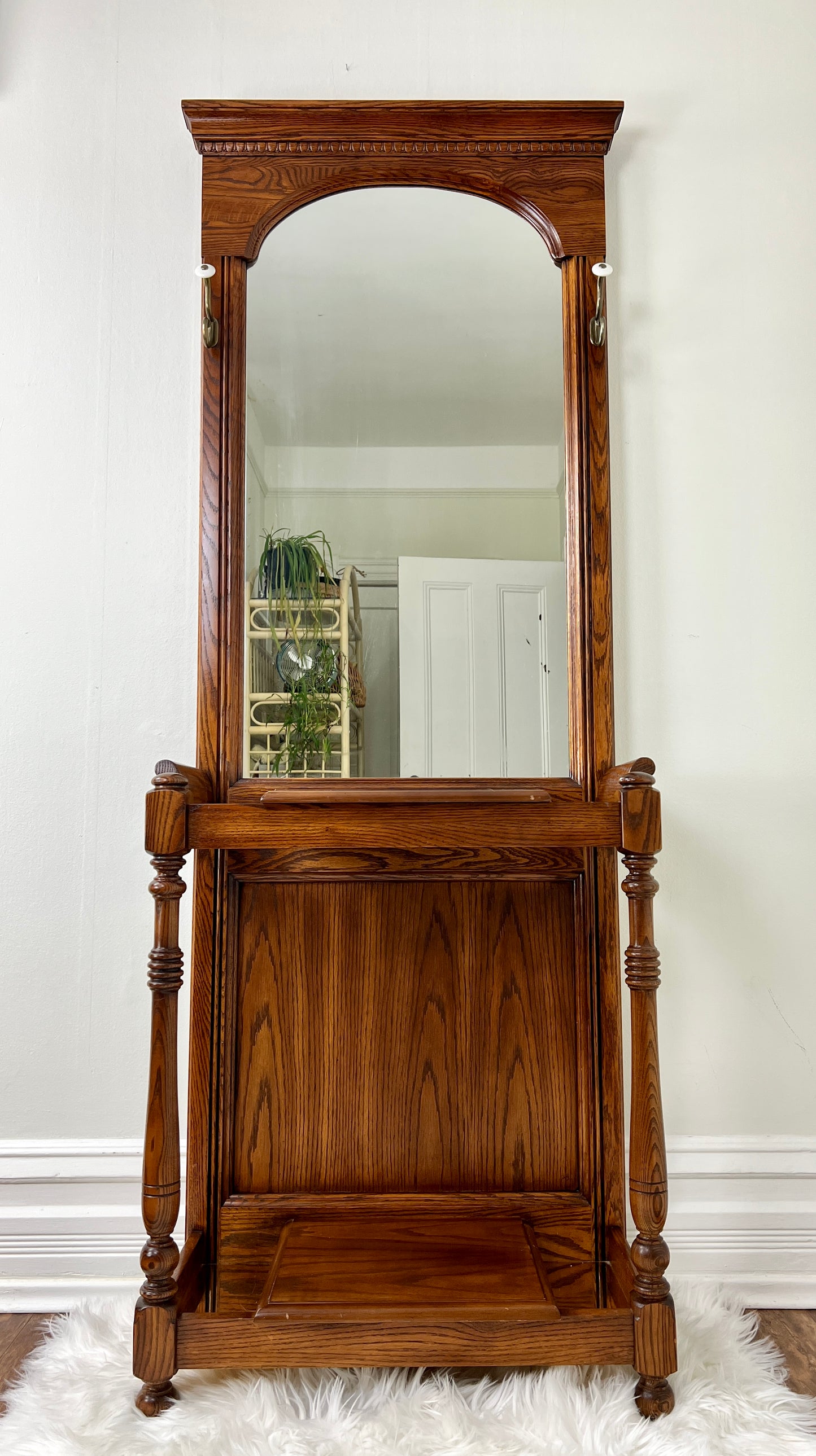 The Paco Hallway Tree