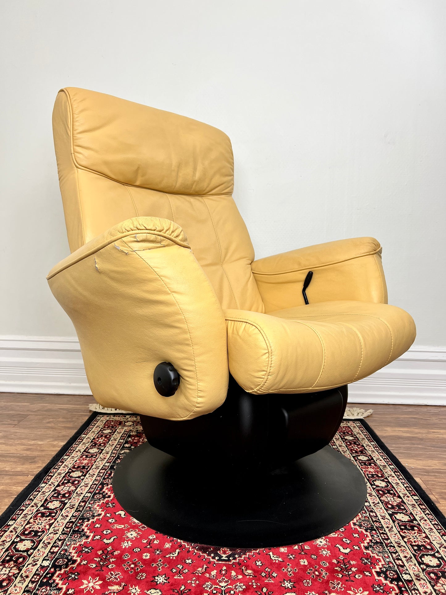 The Colonel Custard Armchair & Ottoman